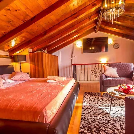 Bajnice Sleeps 8 Pool Air Con Wifi Vila *
