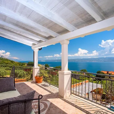 Vila Bajnice Sleeps 8 Pool Air Con Wifi