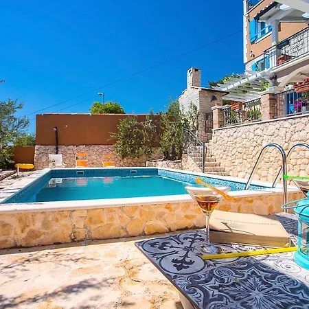 Vila Bajnice Sleeps 8 Pool Air Con Wifi *