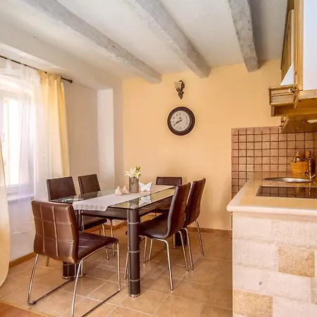 Vila Bajnice Sleeps 8 Pool Air Con Wifi *