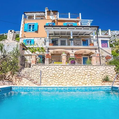 Vila Bajnice Sleeps 8 Pool Air Con Wifi *